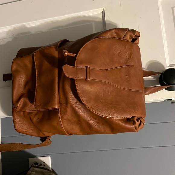 Backpack - Picture 4 of 10